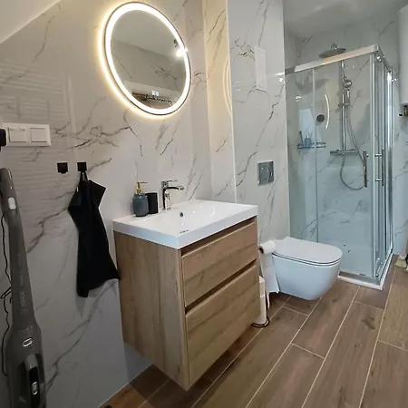 The Square & Cozy Apartment *